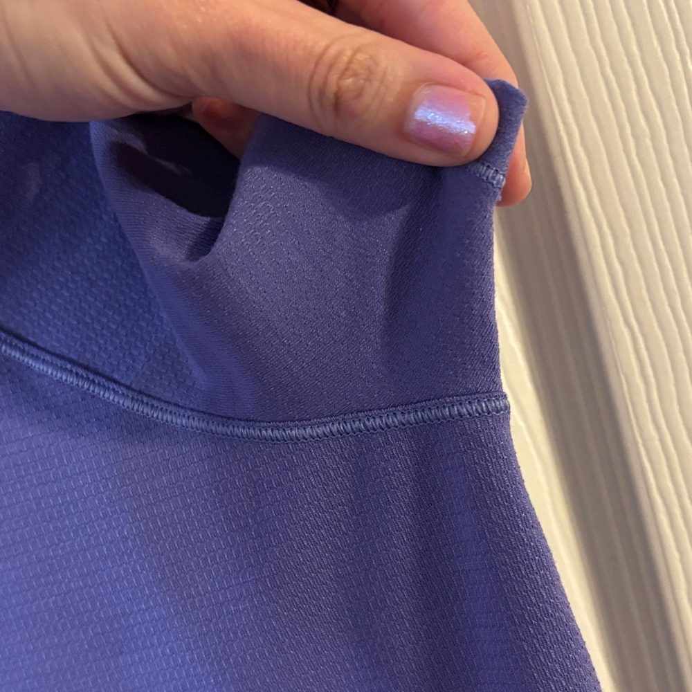 Lululemon Lightweight Cinched Hem Hiking T-Shirt Size 4 Charged Indigo - Picture 8 of 8